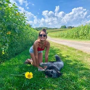 Meet your Posher, Shelly